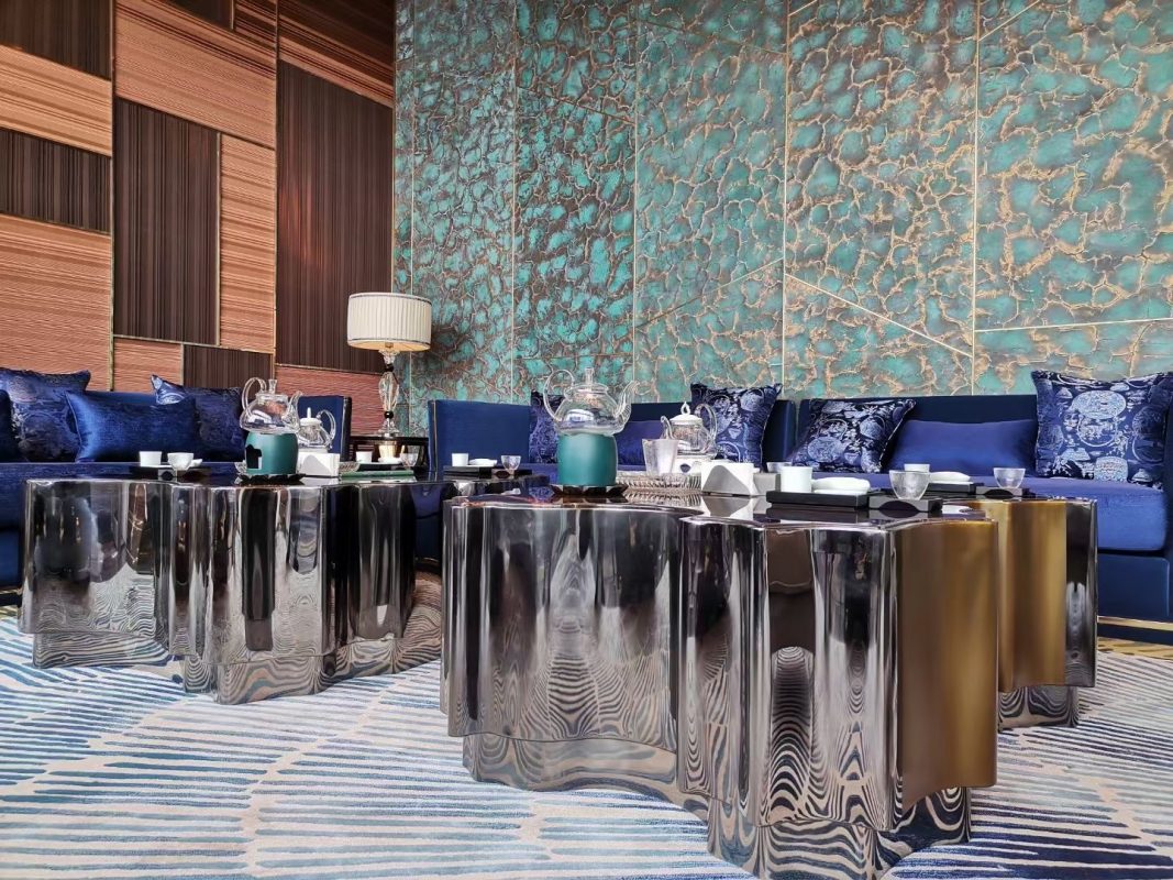 Liquid Metal Wall Design for Shanghai Tower Hotel