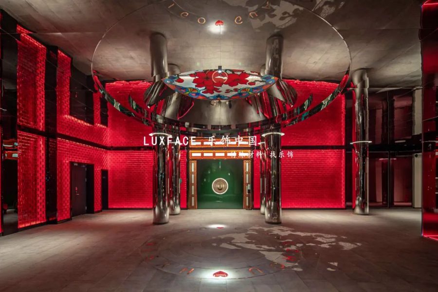 Liquid-Metal-Finishing-Door-of-Hotel-Indigo-02